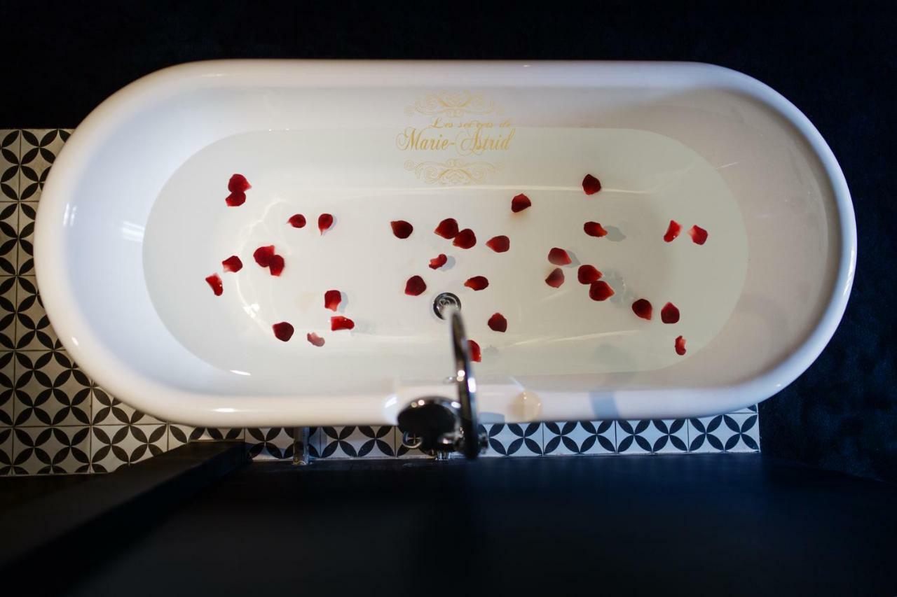 Les Secrets De Marie-Astrid, Suite Love Room Bordeaux Bagian luar foto